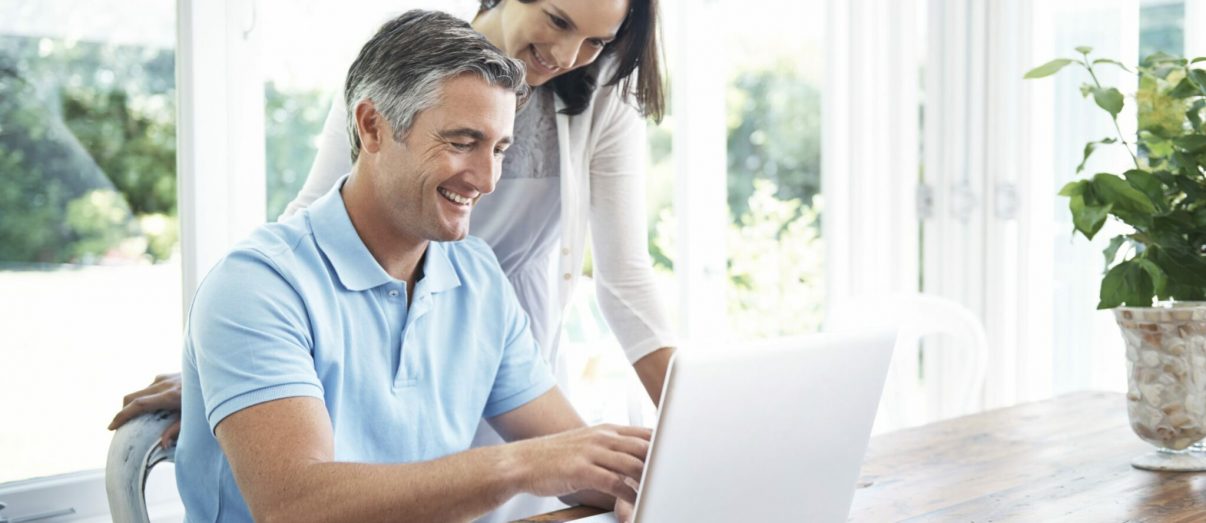 couple-on-laptop-iStock_000057360150